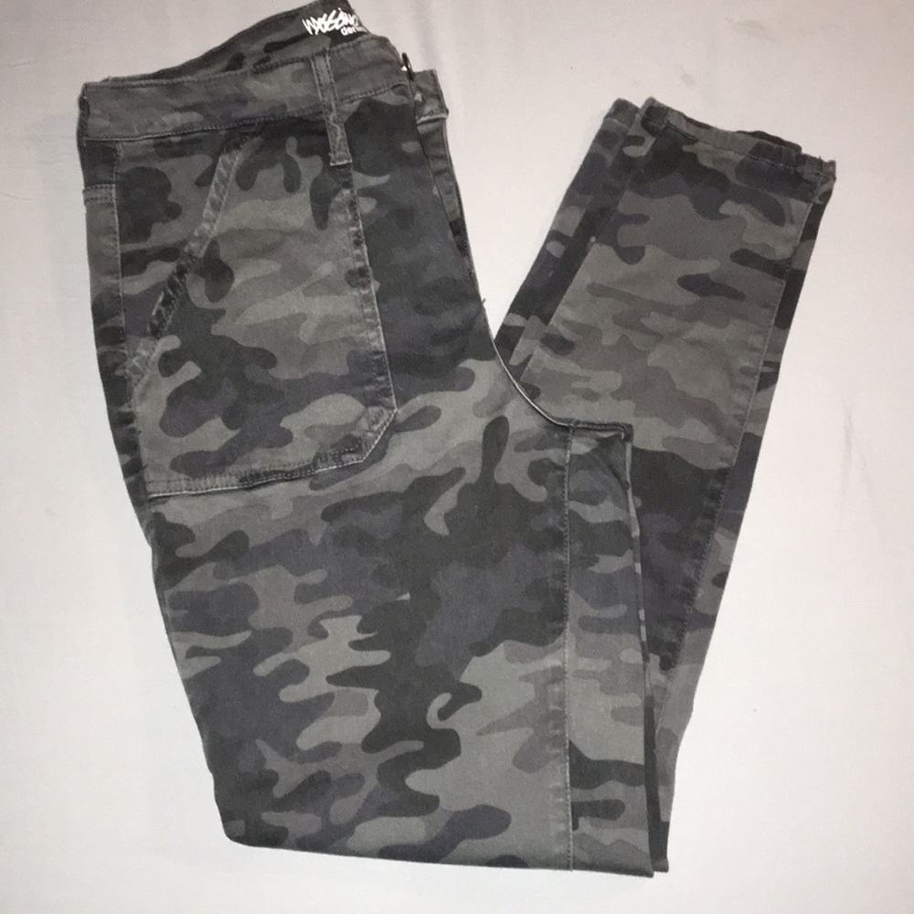 Mossimo camo jeggings